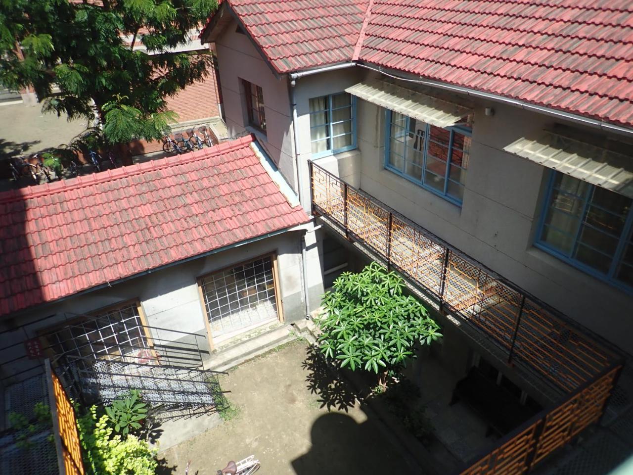 City Hut 1828 Tainan Exterior photo